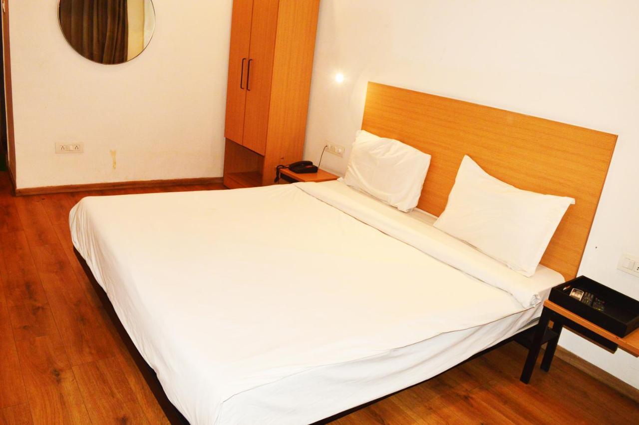 Hotel Orient Avenue Nagpur Buitenkant foto